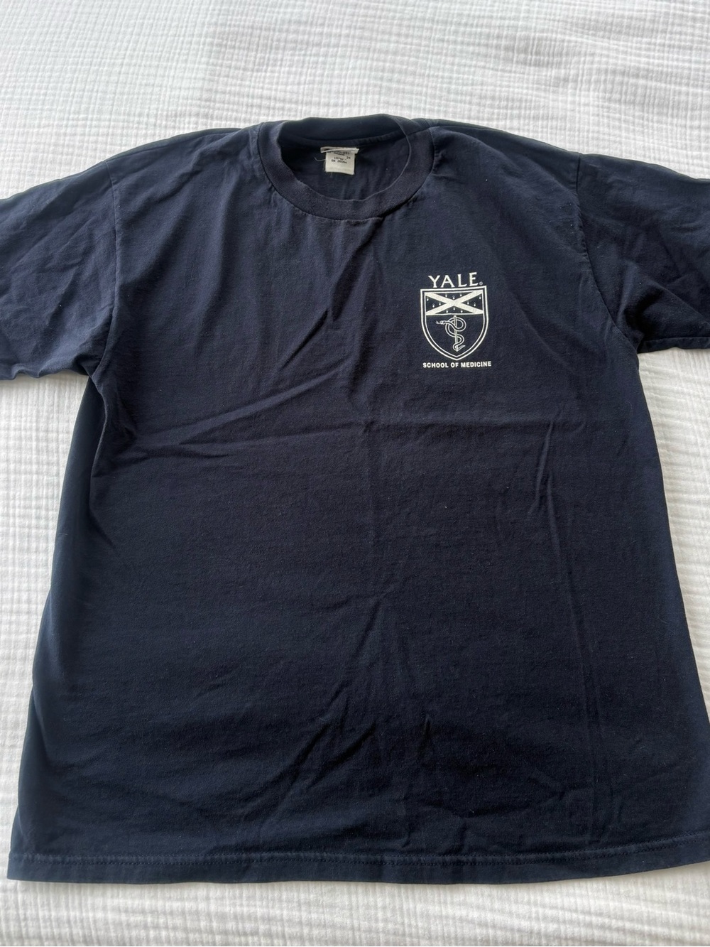 Yale School of Medicine Champion 100% Cotton T-Shirt Navy Short Sleeve Size L